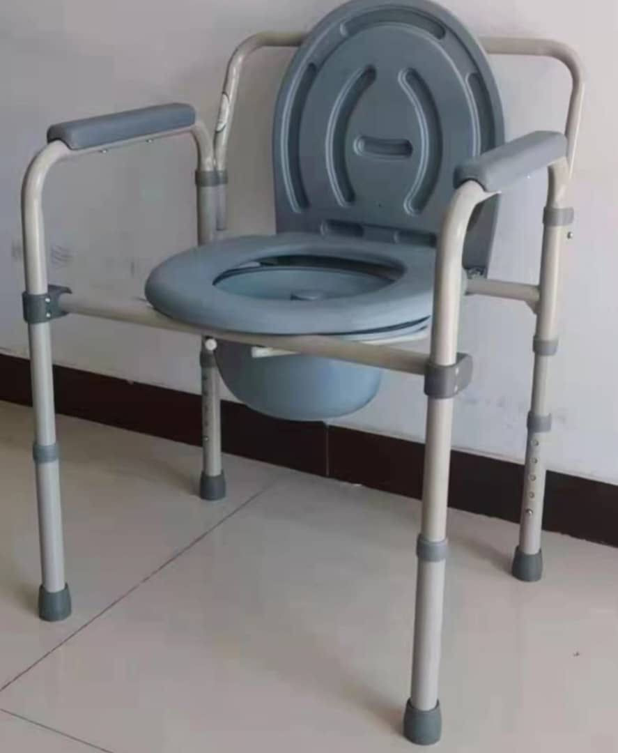 Ordinary commode chair